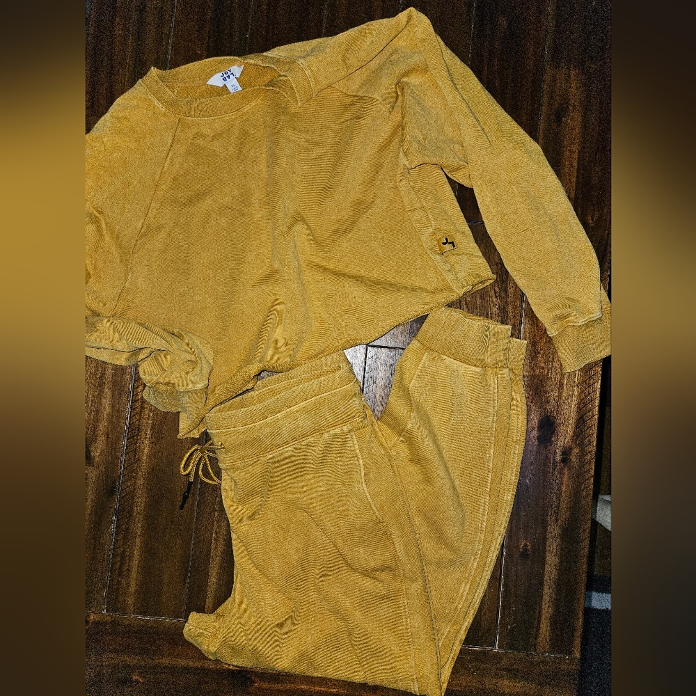 Joy lab jogger set, cropped top mustard